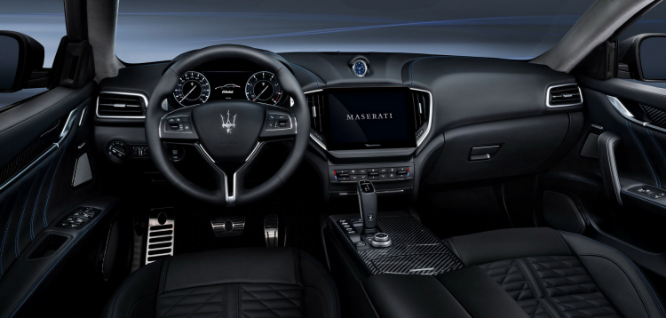 Maserati vén màn mẫu xe lai đầu tiên của mình: Ghibli hybrid 2021