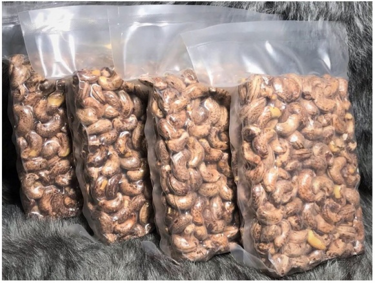 Thực phẩm đóng gói & Nước uống đóng chai . Thực phẩm đóng gói & Nước uống đóng chai .