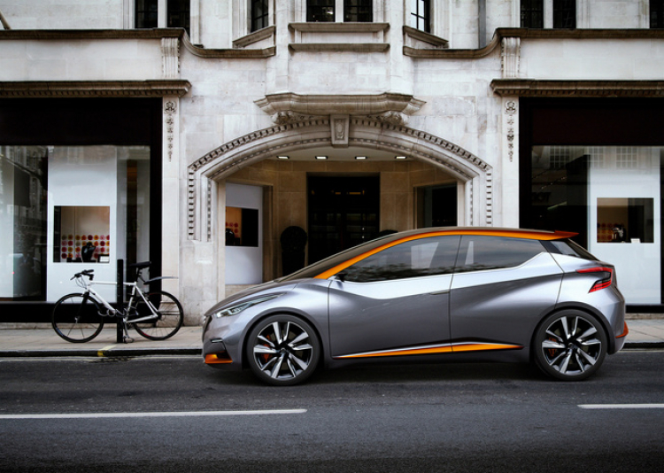 yaris 2014 còi độ tí đón tết yaris 2014 còi độ tí đón tết