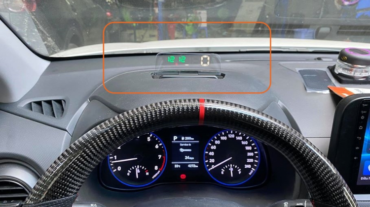 Nhờ tư vấn lắp HUD cho Hyundai Kona