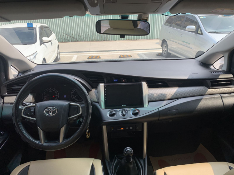 TOYOTA INNOVA E 2017