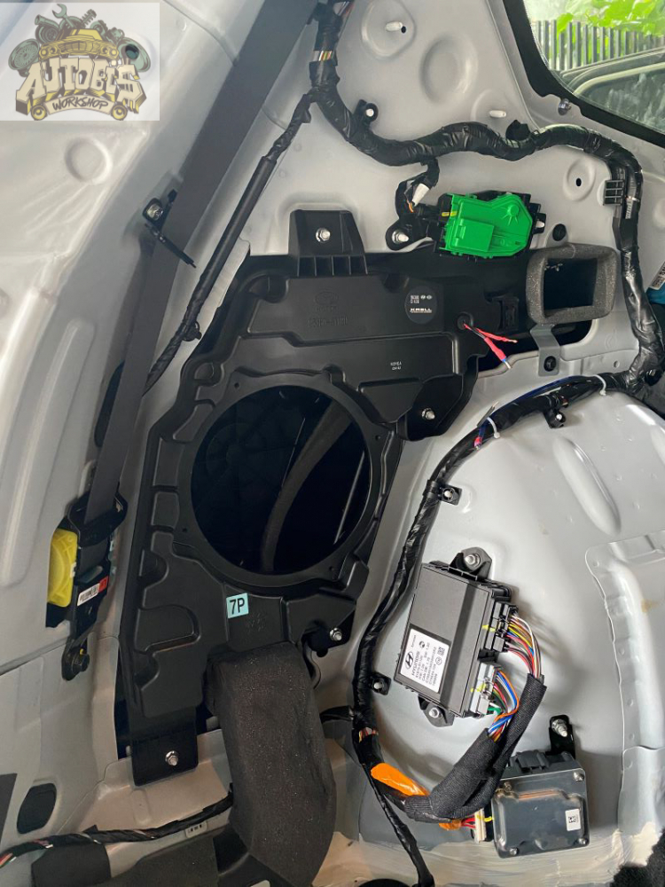 Độ âm thanh cho Hyundai Santafe 2020 với hệ thống loa Focal - Made In France Độ âm thanh cho Hyundai Santafe 2020 với hệ thống loa Focal - Made In France