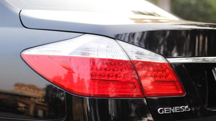 Hyundai Genesis BH380 hàng hiếm 10 năm tuổi bán lại giá 780 triệu: ai sẽ dám mua?