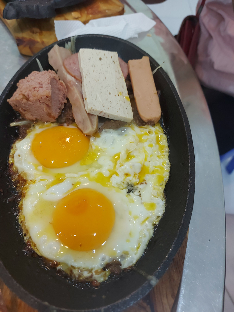 Xin ý kiến nên mở quán cafe cóc hay chạy Grap car? Xin ý kiến nên mở quán cafe cóc hay chạy Grap car?