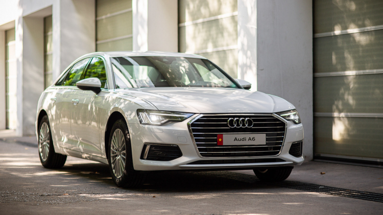 Cận cảnh Audi A6 2020 sắp đến tay khách hàng Việt: Đối trọng của Mercedes E-Class Cận cảnh Audi A6 2020 sắp đến tay khách hàng Việt: Đối trọng của Mercedes E-Class