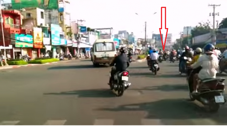 Tôi lại nghe đội Tân Sơn Nhất bắt sai làn tại ngã 4 Bảy Hiền. Tôi lại nghe đội Tân Sơn Nhất bắt sai làn tại ngã 4 Bảy Hiền.