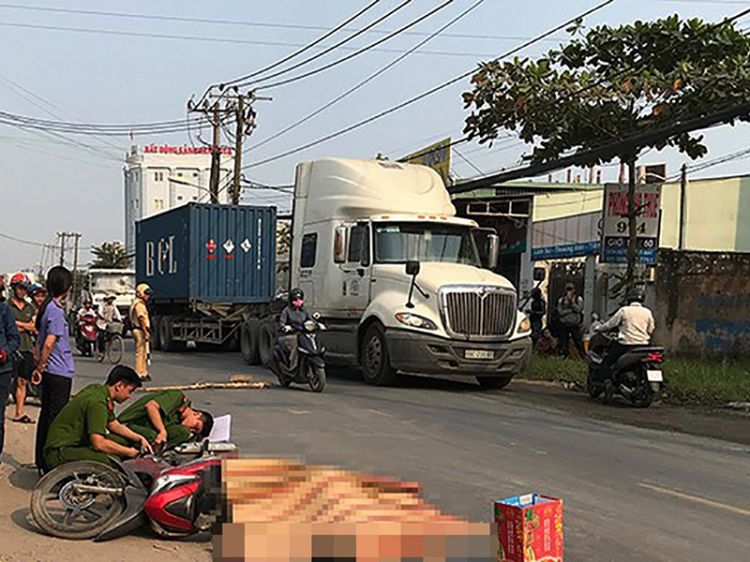 Xe tải, xe ben... phóng bạt mạng vào giờ cấm