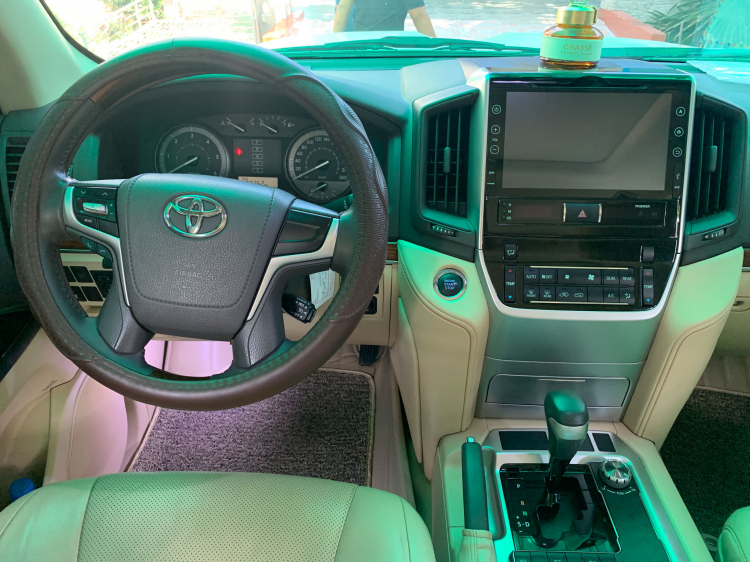 Hàng hiếm Toyota Land Cruiser máy dầu đời 2018 bán lại giá cao “giật mình”