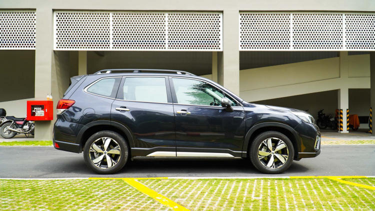 So sánh Subaru Forester và Honda CR-V bản cao cấp: tiện nghi hay lái hay?