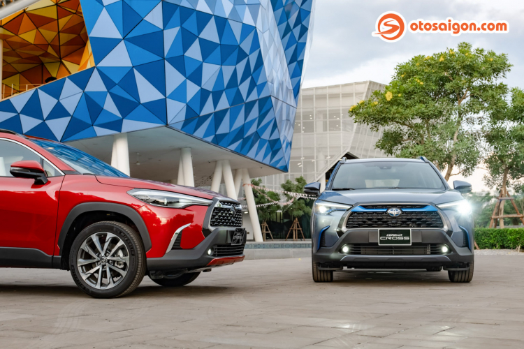 So sánh Toyota Corolla Cross 1.8HV và Hyundai Tucson bản full: chọn CUV tầm giá 1 tỷ Nhật hay Hàn?