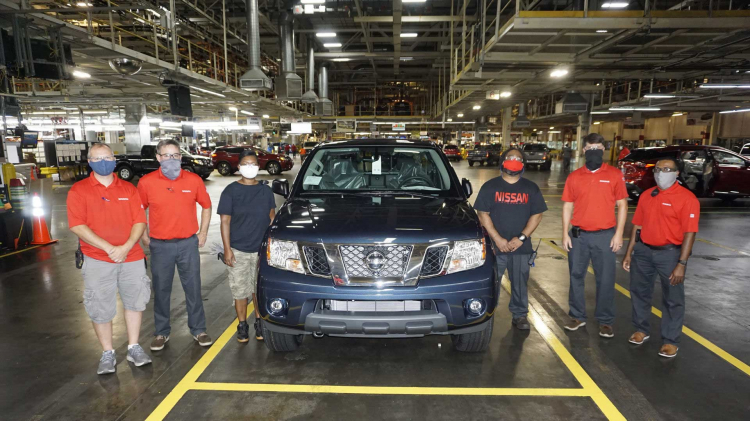 Chủ xe Nissan Frontier đi hơn 1,6 triệu km được tặng xe mới để cảm ơn