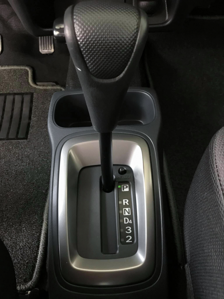 Cận cảnh Toyota Wigo 2020 tại đại lý: Phiên bản số tự động giá dưới 400 triệu