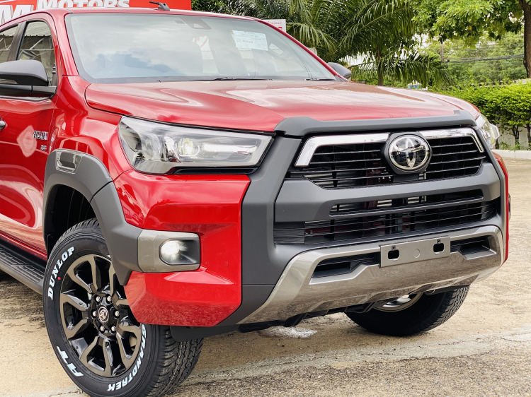 Toyota Hilux 2021 sắp ra mắt tại Việt Nam, chuẩn bị quyết đấu Ford Ranger