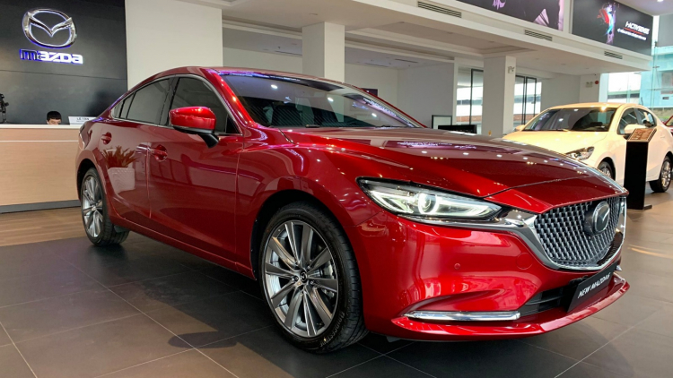 Tư vấn nên mua Mazda6 2.5 Premium 2020 mới không ạ?