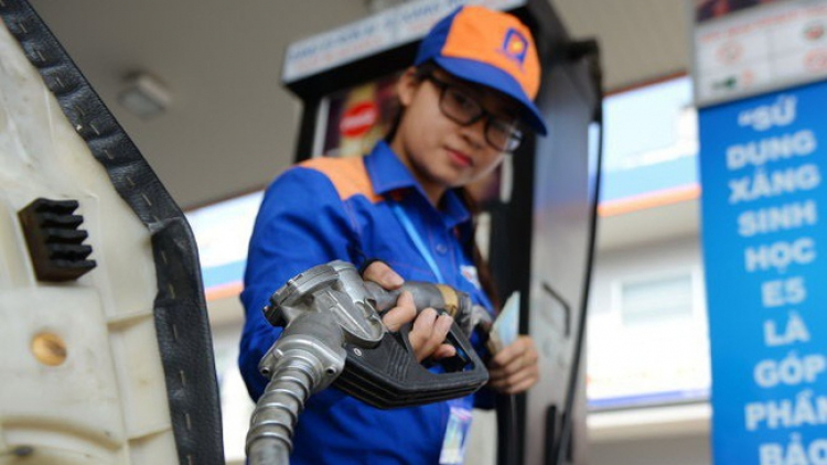 Xăng RON 95, dầu diesel cùng giảm giá