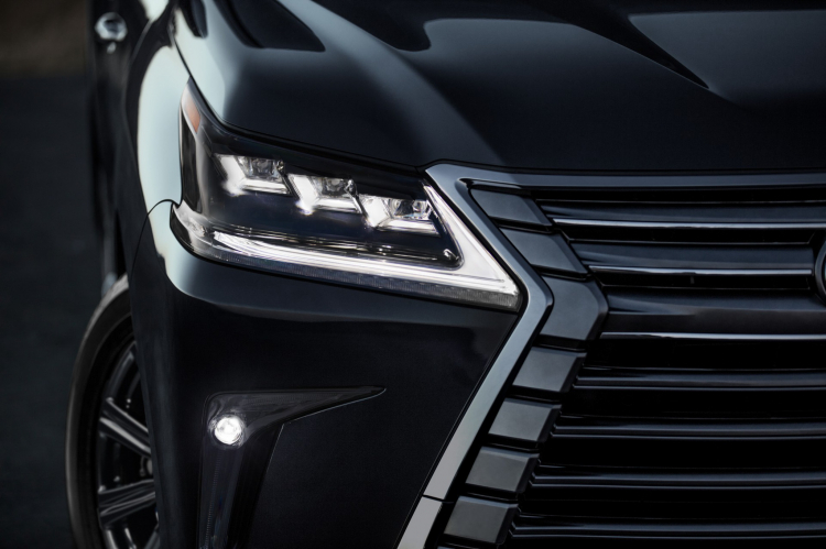 Lexus LX 570 Inspiration Series 2021: Thay đổi nhẹ nhàng nhưng hấp dẫn