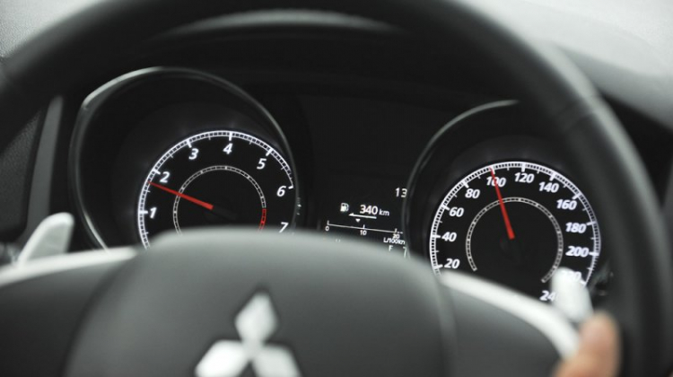 Cảm nhận và đánh giá thực tế về Outlander sport đi các bác Cảm nhận và đánh giá thực tế về Outlander sport đi các bác