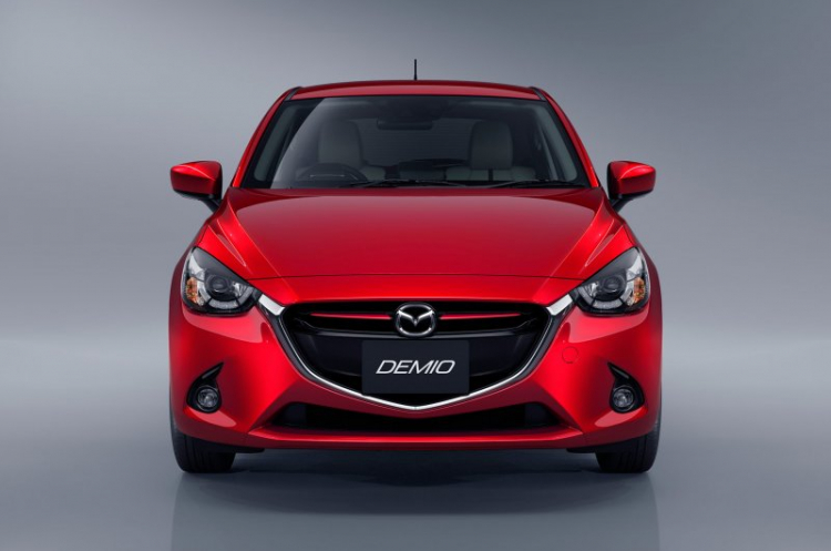 Cận cảnh Mazda2 động cơ xăng Skyactiv tại Thái Lan