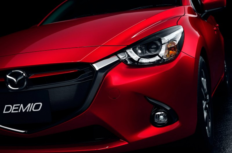 Cận cảnh Mazda2 động cơ xăng Skyactiv tại Thái Lan