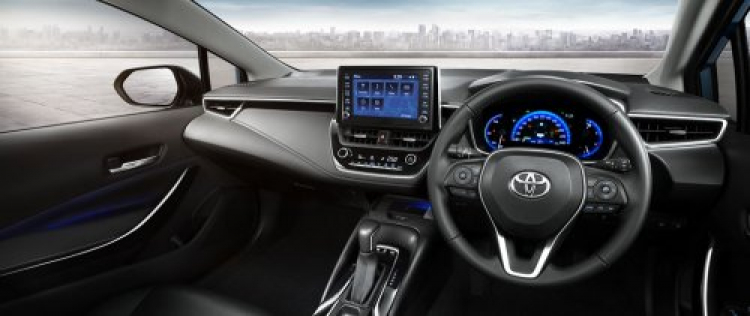 Cận cảnh Toyota Corolla Altis 2020 vừa về đại lý: Bản 1.8G CVT cao cấp giá 763 triệu đồng