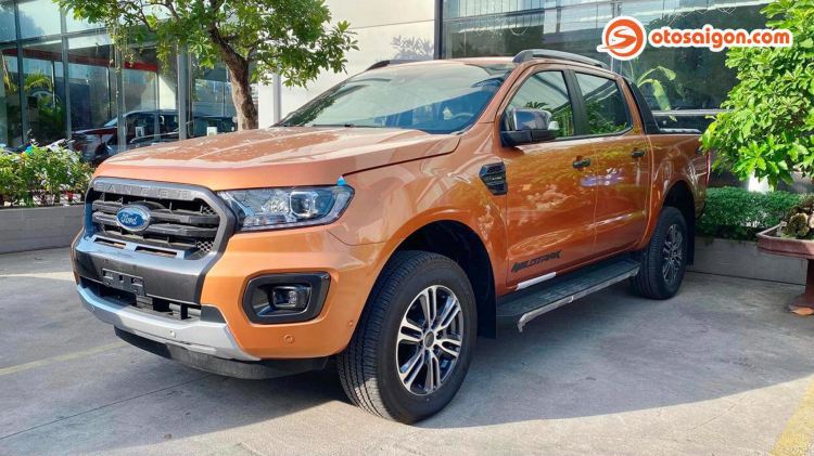 So sánh Ford Ranger 2.0 Wildtrak 4x4 và Toyota Hilux 2.8 Adventure 4x4: Bán tải Nhật và Mỹ so găng