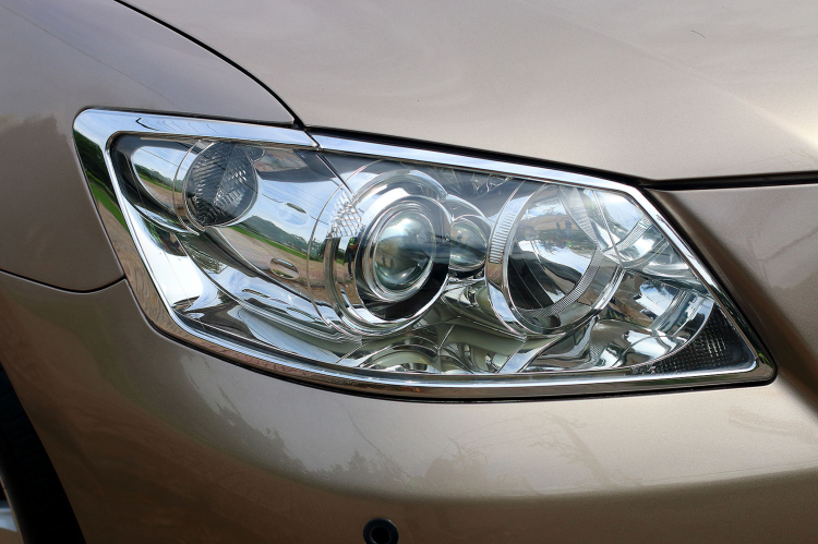 Toyota Camry 3.5Q: Biểu tượng xe "nhà giàu" một thời tại Việt Nam giờ có giá ngang sedan cỡ B Toyota Camry 3.5Q: Biểu tượng xe "nhà giàu" một thời tại Việt Nam giờ có giá ngang sedan cỡ B
