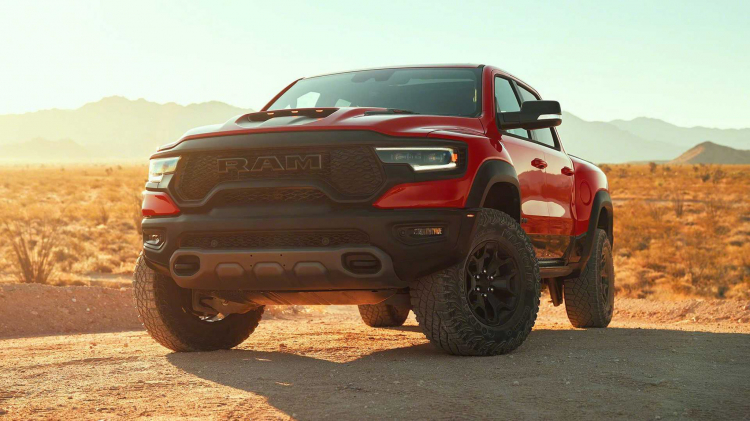 Ram 1500 TRX 2021: Bán tải 700 mã lực quyết tâm thách thức F-150 Raptor Ram 1500 TRX 2021: Bán tải 700 mã lực quyết tâm thách thức F-150 Raptor