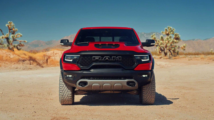 Ram 1500 TRX 2021: Bán tải 700 mã lực quyết tâm thách thức F-150 Raptor Ram 1500 TRX 2021: Bán tải 700 mã lực quyết tâm thách thức F-150 Raptor