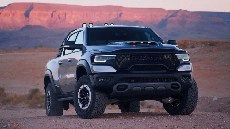 Ram 1500 TRX 2021: Bán tải 700 mã lực quyết tâm thách thức F-150 Raptor Ram 1500 TRX 2021: Bán tải 700 mã lực quyết tâm thách thức F-150 Raptor