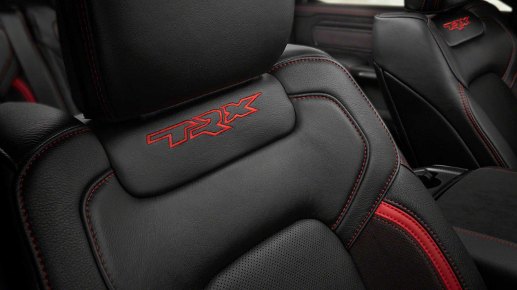 Ram 1500 TRX 2021: Bán tải 700 mã lực quyết tâm thách thức F-150 Raptor Ram 1500 TRX 2021: Bán tải 700 mã lực quyết tâm thách thức F-150 Raptor
