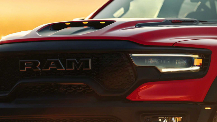 Ram 1500 TRX 2021: Bán tải 700 mã lực quyết tâm thách thức F-150 Raptor Ram 1500 TRX 2021: Bán tải 700 mã lực quyết tâm thách thức F-150 Raptor