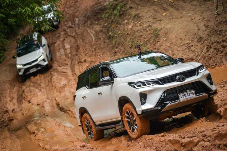 Toyota Fortuner 2021 tại Việt Nam sẽ có phiên bản mạnh hơn 200 mã lực, bán ra ngay tháng sau