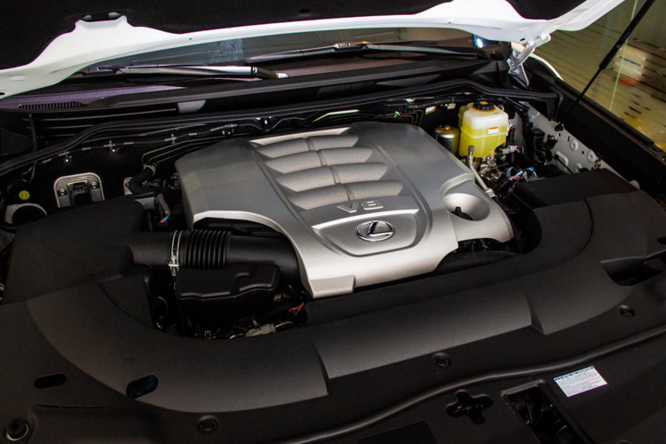 Chủ xe Lexus LX 570 Super Sport chịu “lỗ” hơn 2 tỷ đồng sau một năm sử dụng