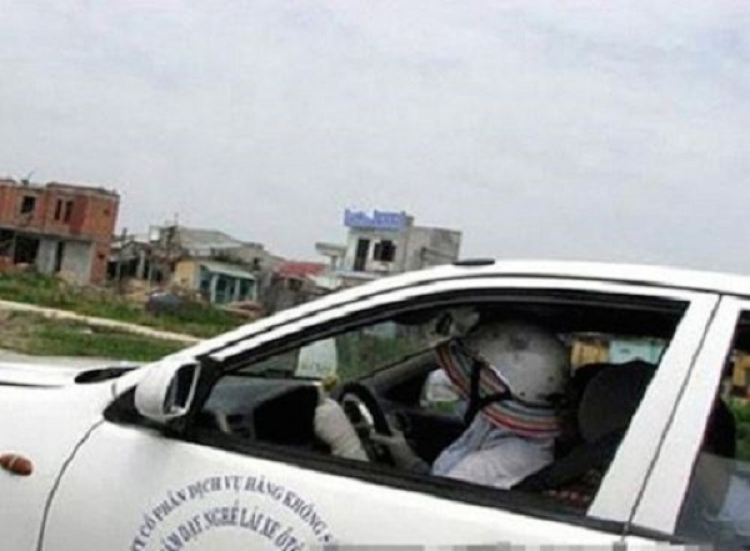 Vấn đề tia UV khi ngồi ô tô! Vấn đề tia UV khi ngồi ô tô!