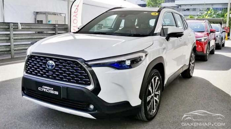 Nhờ tư vấn mua Altis 2.0V Sport