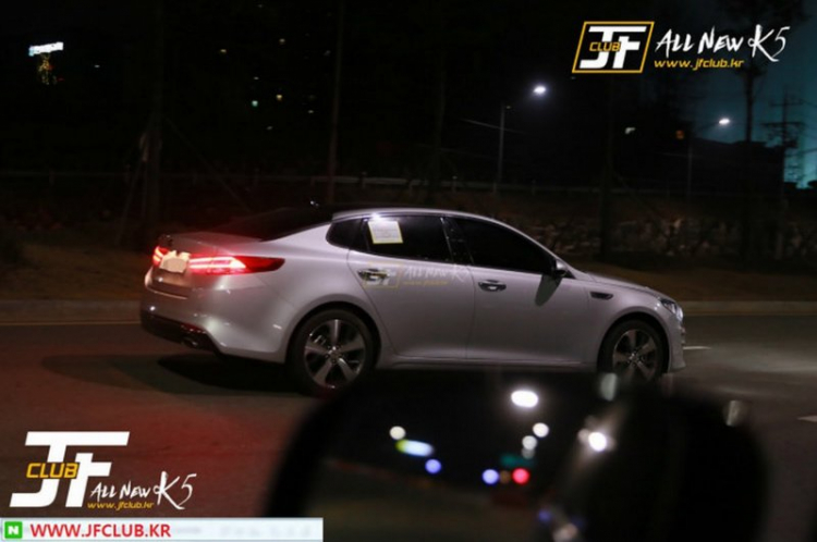 Kia Optima 2016 lộ ảnh thực tế trên đường