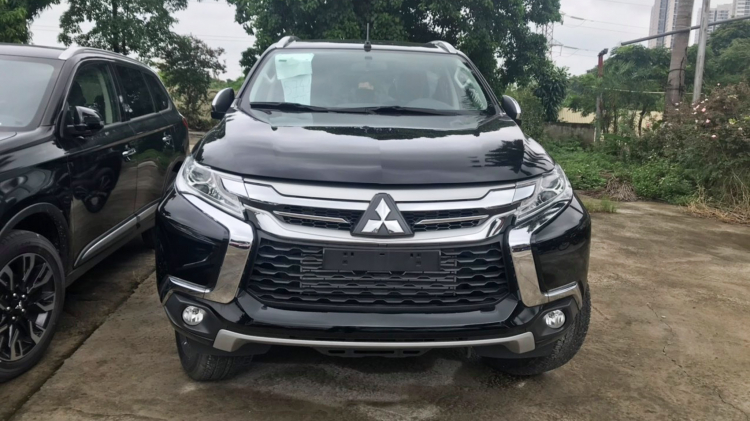 Mitsubishi Pajero Sport số sàn giảm giá gần 200 triệu: SUV 7 chỗ có giá lăn bánh hấp dẫn