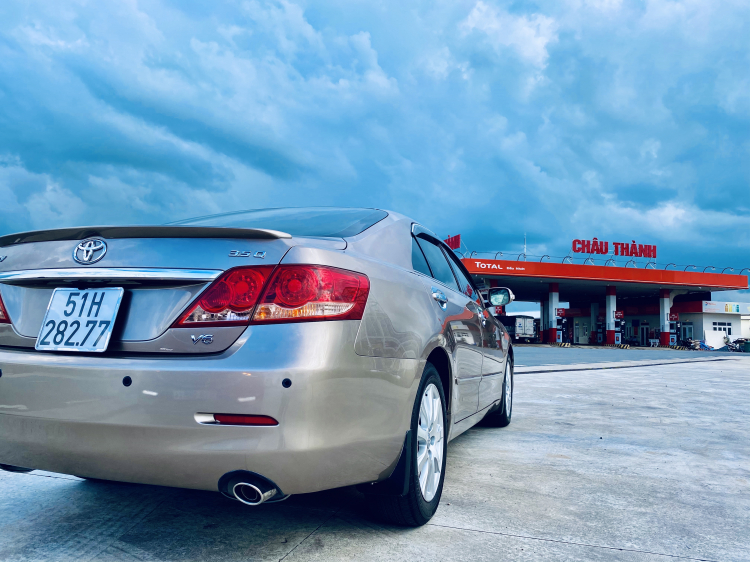 Toyota Camry 3.5Q: Biểu tượng xe "nhà giàu" một thời tại Việt Nam giờ có giá ngang sedan cỡ B Toyota Camry 3.5Q: Biểu tượng xe "nhà giàu" một thời tại Việt Nam giờ có giá ngang sedan cỡ B