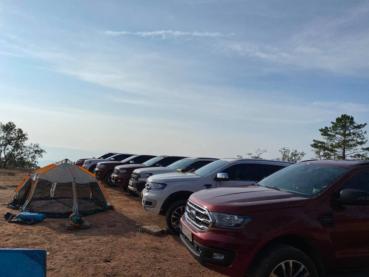 Người "vợ 2" Ford Everest