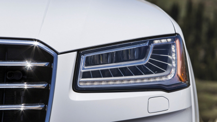 2015_audi_a8_us_69_1280x960.jpg