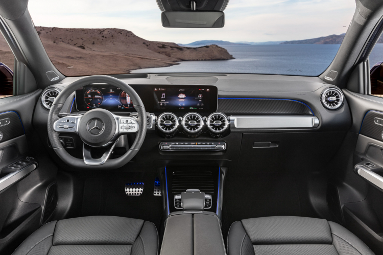 Mercedes-Benz GLB 200 AMG chính thức ra mắt khách hàng Việt: giá 1,999 tỷ, giao xe từ cuối tháng 9