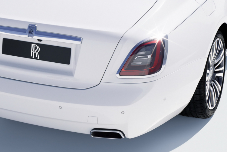 Rolls-Royce Ghost 2021 chính thức trình làng: sắc nét, hiện đại và đầy tinh tế