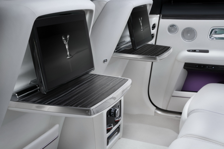 Rolls-Royce Ghost 2021 chính thức trình làng: sắc nét, hiện đại và đầy tinh tế