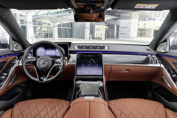 Mercedes-Benz S-Class 2021 chính thức trình làng: hiện đại, mạnh mẽ nhưng thiết kế vẫn gây tranh cãi Mercedes-Benz S-Class 2021 chính thức trình làng: hiện đại, mạnh mẽ nhưng thiết kế vẫn gây tranh cãi
