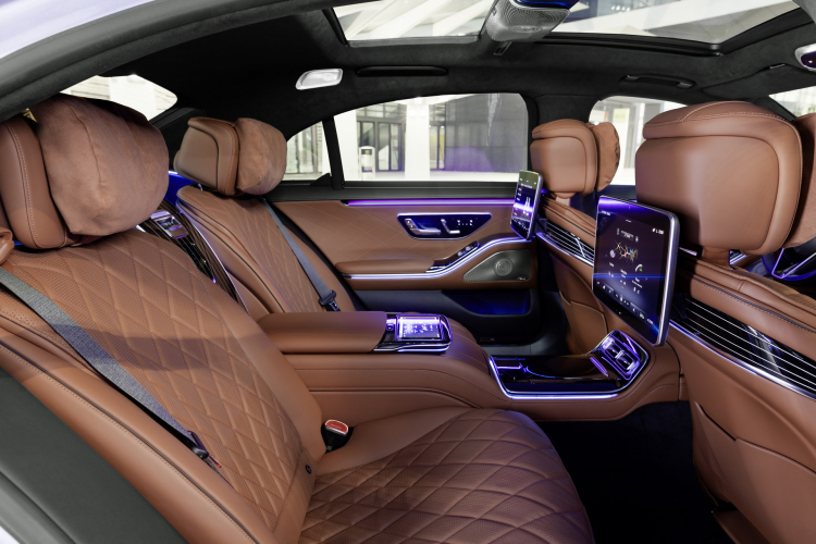 Mercedes-Benz S-Class 2021 chính thức trình làng: hiện đại, mạnh mẽ nhưng thiết kế vẫn gây tranh cãi Mercedes-Benz S-Class 2021 chính thức trình làng: hiện đại, mạnh mẽ nhưng thiết kế vẫn gây tranh cãi