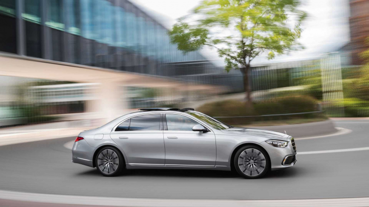 Mercedes-Benz S-Class 2021 chính thức trình làng: hiện đại, mạnh mẽ nhưng thiết kế vẫn gây tranh cãi Mercedes-Benz S-Class 2021 chính thức trình làng: hiện đại, mạnh mẽ nhưng thiết kế vẫn gây tranh cãi