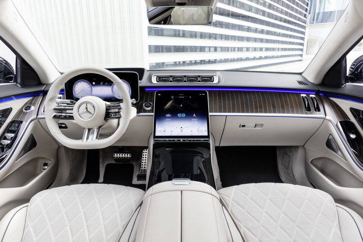 Mercedes-Benz S-Class 2021 chính thức trình làng: hiện đại, mạnh mẽ nhưng thiết kế vẫn gây tranh cãi Mercedes-Benz S-Class 2021 chính thức trình làng: hiện đại, mạnh mẽ nhưng thiết kế vẫn gây tranh cãi