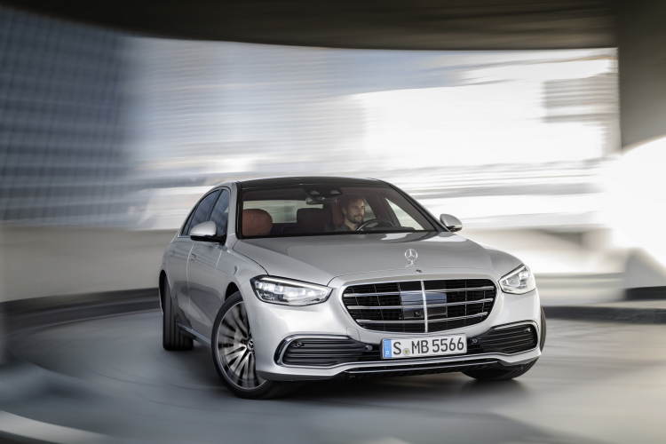 Mercedes-Benz S-Class 2021 chính thức trình làng: hiện đại, mạnh mẽ nhưng thiết kế vẫn gây tranh cãi Mercedes-Benz S-Class 2021 chính thức trình làng: hiện đại, mạnh mẽ nhưng thiết kế vẫn gây tranh cãi