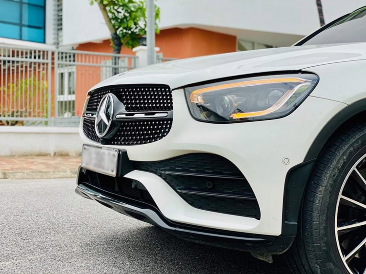 Chạy hơn 10.000km, Mercedes GLC 300 nhập Đức vẫn có giá bán lại cao hơn xe lắp ráp “đập hộp”