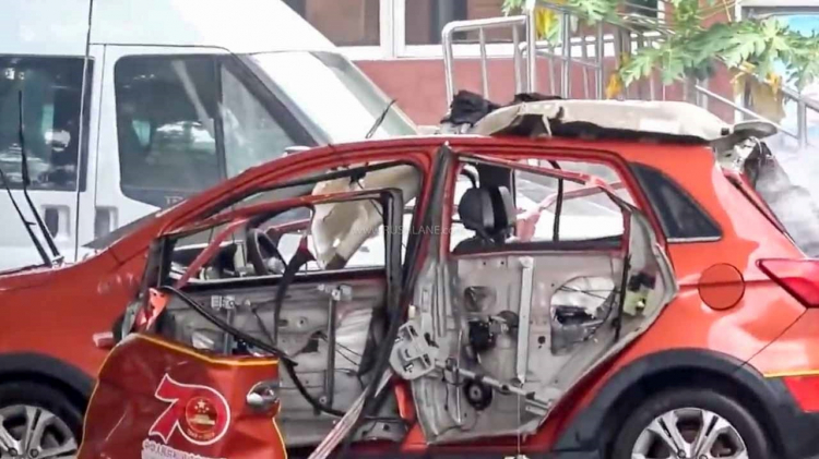 [Video] Xe điện đột nhiên phát nổ tại trạm sạc
